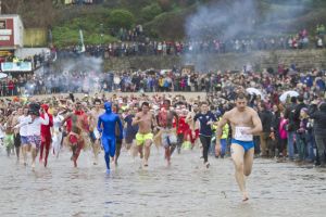 tenby boxing day swim 1 sm.jpg